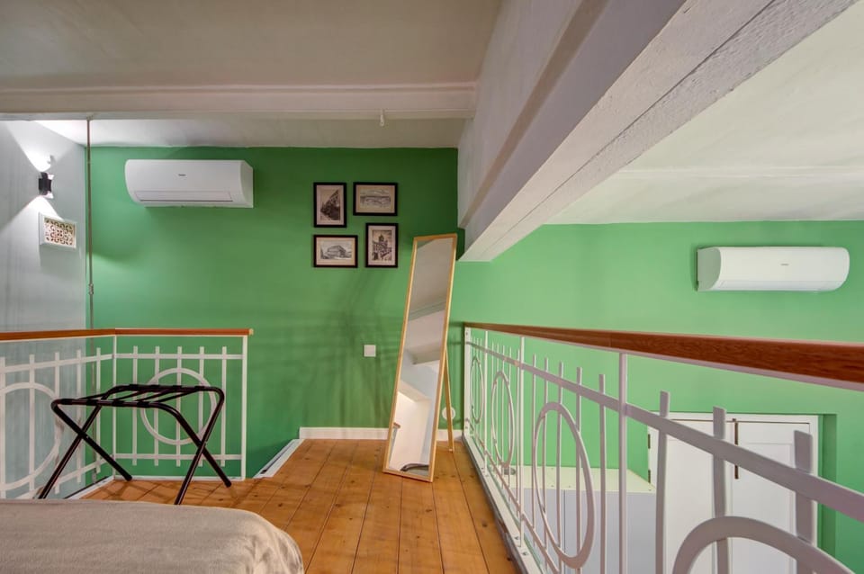 Bed, Bedroom, air conditioner