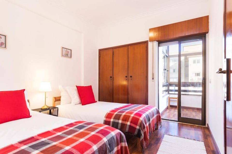 Oeiras 2 bedroom - Great for Holidays and Work Apartment in Lisbon District