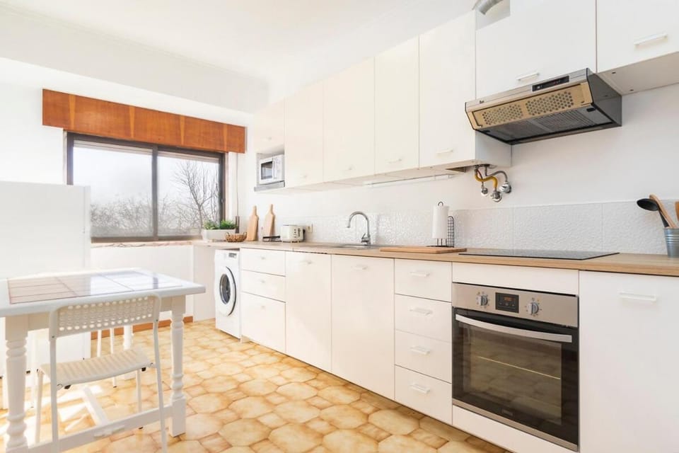 Oeiras 2 bedroom - Great for Holidays and Work Apartment in Lisbon District
