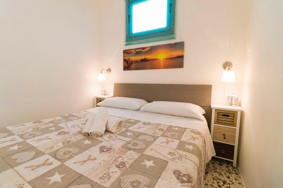 Photo of the whole room, Decorative detail, Bedroom