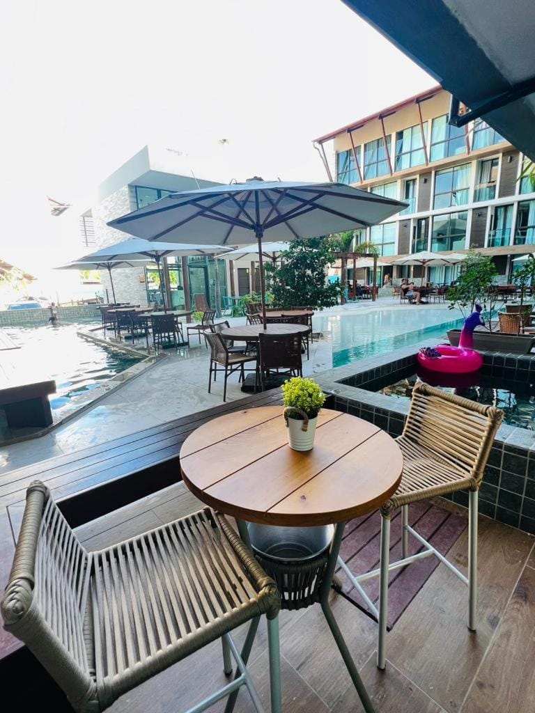 Balcony/Terrace, Pool view, Swimming pool