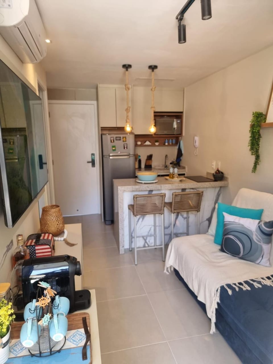 TV and multimedia, Kitchen or kitchenette, Living room, Dining area, minibar, stove