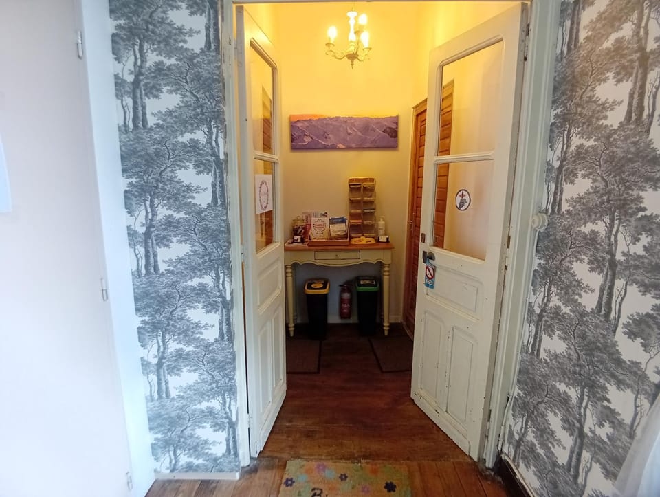 Les Glycines Oloron Bed and Breakfast in Nouvelle-Aquitaine