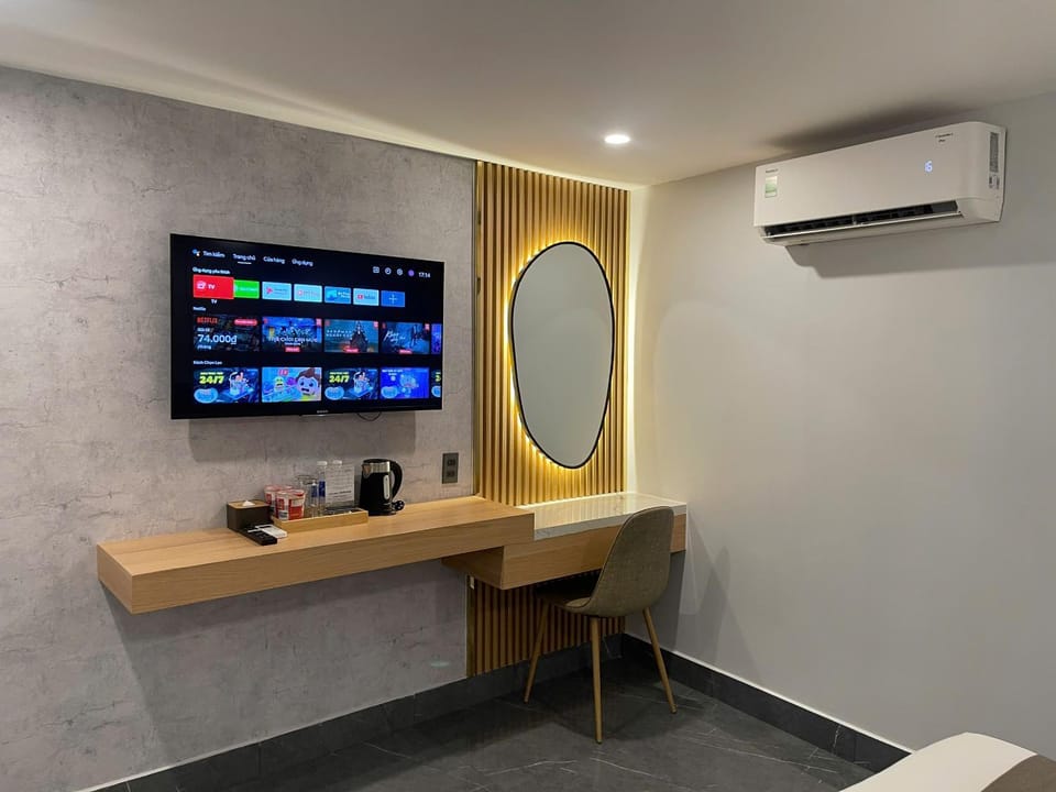 TV and multimedia, air conditioner