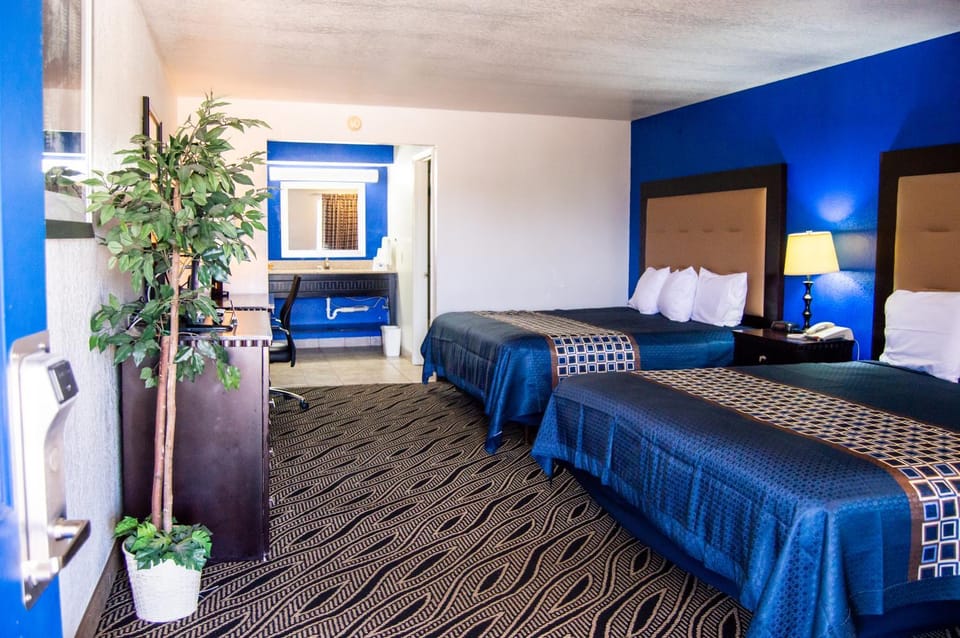 Blue Jay Inn & Suites Motel in Oklahoma