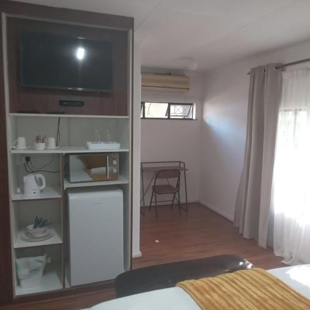 5 on Crossways Guesthouse Bed and Breakfast in Eastern Cape