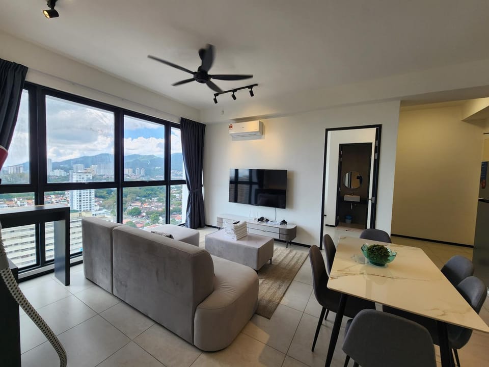 Communal lounge/ TV room, Natural landscape, TV and multimedia, Living room, Seating area, Dining area, Evening entertainment, fireplace