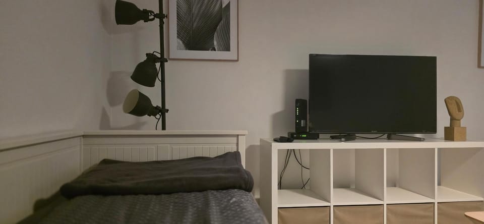 Communal lounge/ TV room, Bed, TV and multimedia, Evening entertainment