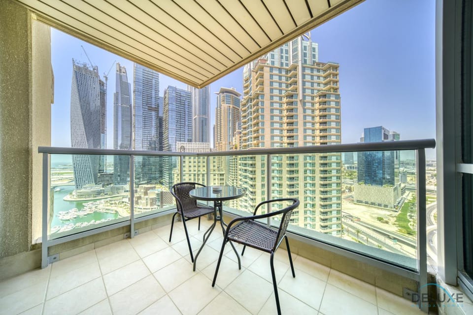 Property building, View (from property/room), Balcony/Terrace, City view