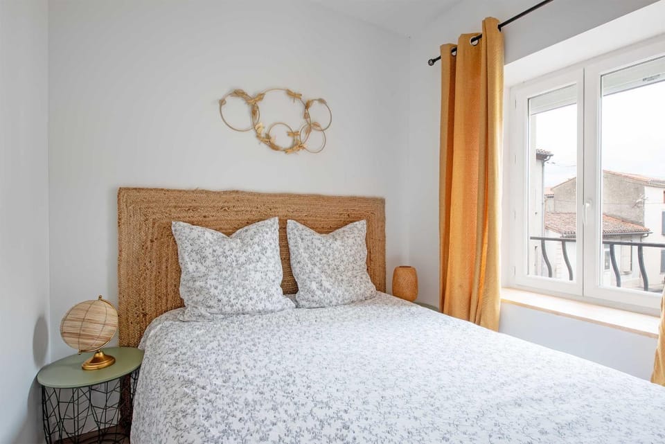 Bed, Bedroom