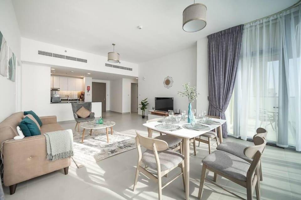 StoneTree - Furnished 2BR with floor-to-ceiling window Apartment in Dubai