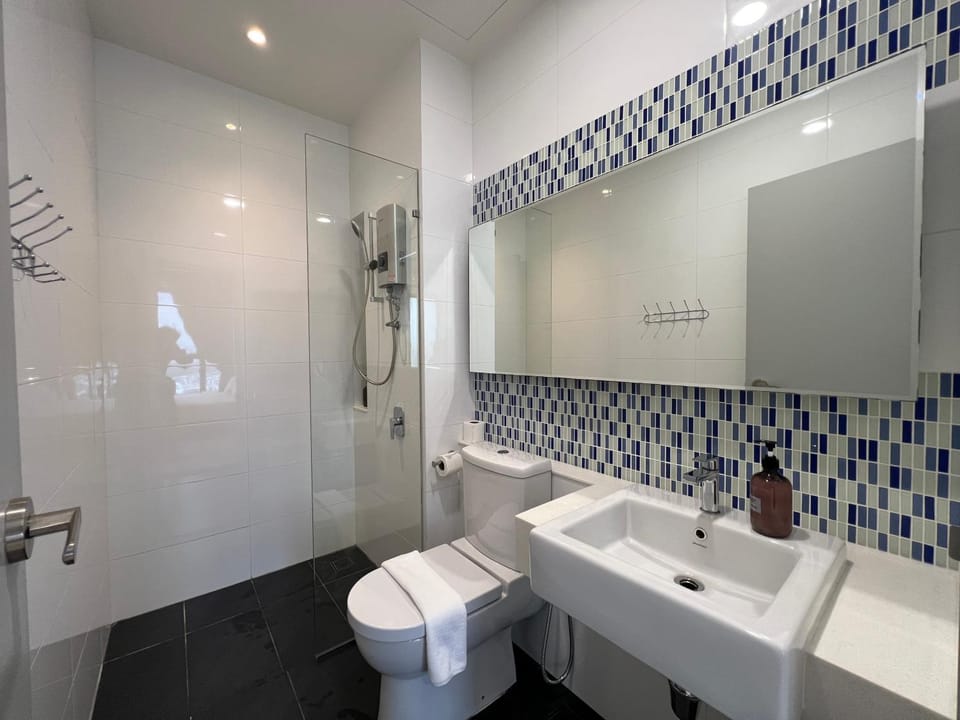 Shower, Toilet, Bathroom
