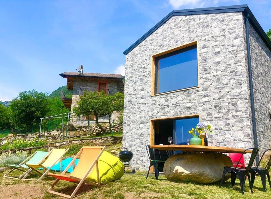 Property building, Garden view, sunbed