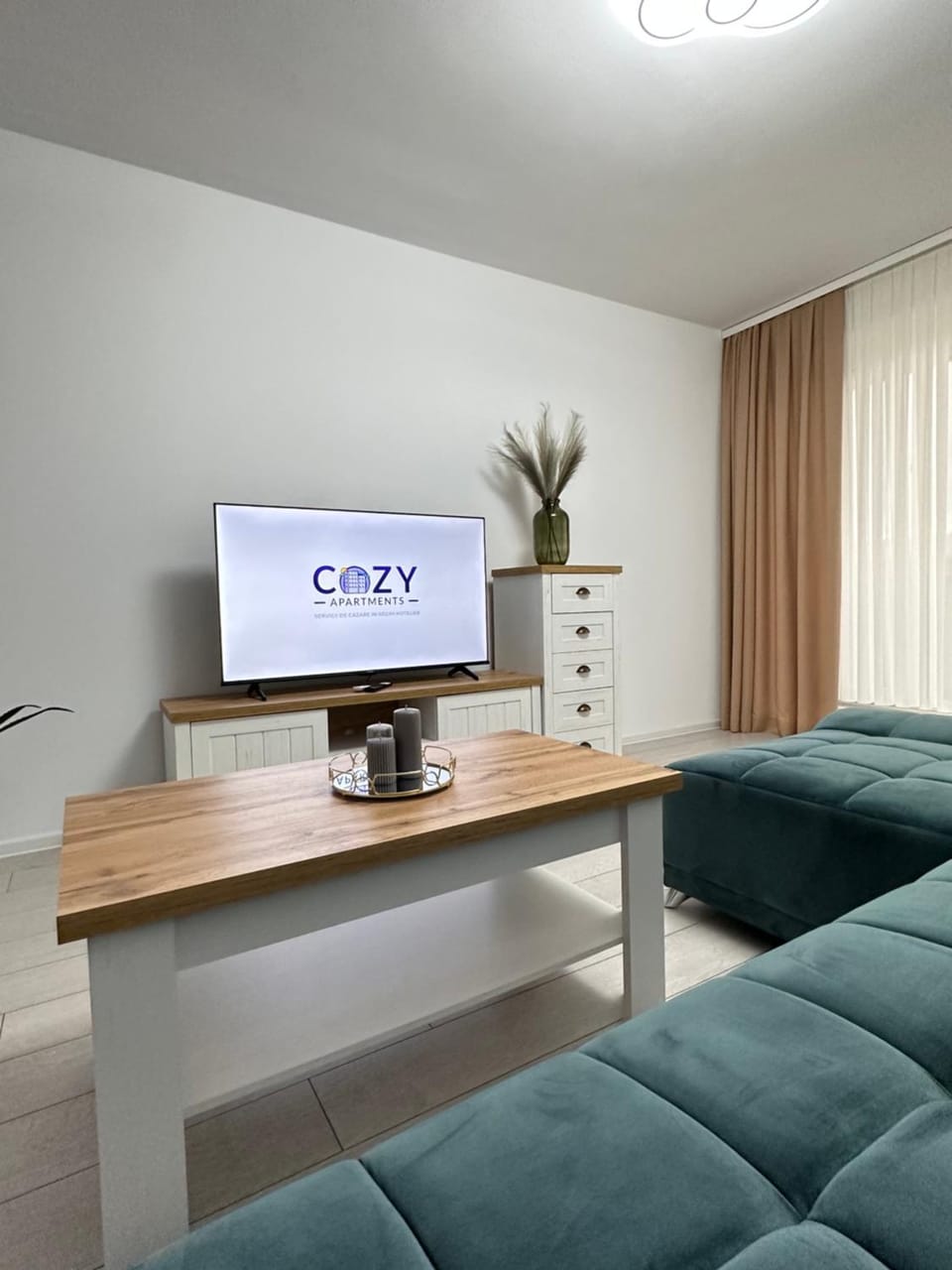 Communal lounge/ TV room, TV and multimedia, Living room, Seating area, Evening entertainment