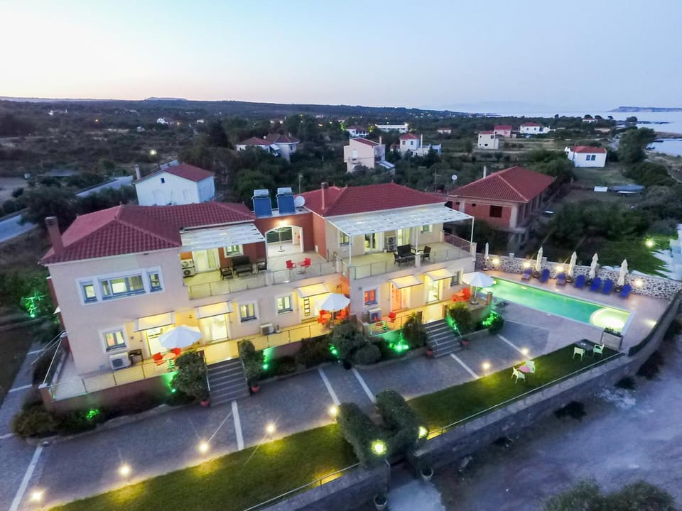 Facade/entrance, Bird's eye view, Floor plan