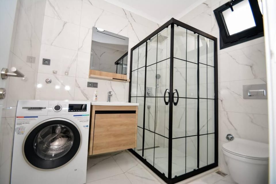 300m to Beach 2 Bedroom Upstairs Flat with Pool A2 - Yeni Dunya Bodrum Apartment in Muğla Province