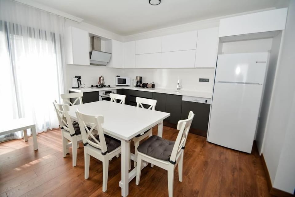 300m to Beach 2 Bedroom Upstairs Flat with Pool A2 - Yeni Dunya Bodrum Apartment in Muğla Province