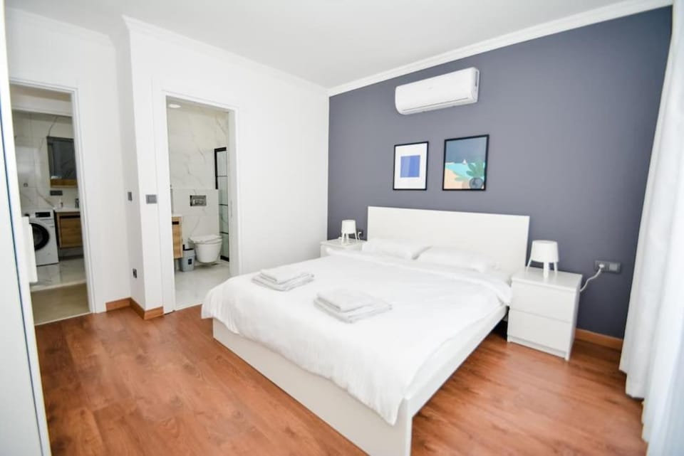 300m to Beach 2 Bedroom Upstairs Flat with Pool A2 - Yeni Dunya Bodrum Apartment in Muğla Province