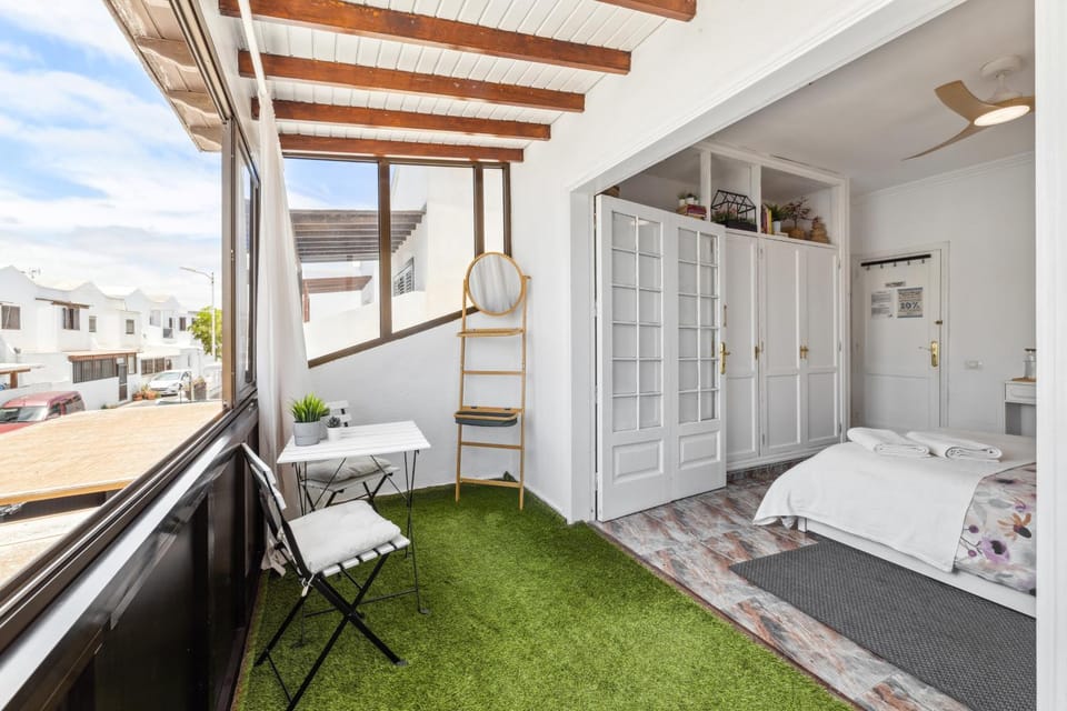 Habitaciones privadas cerca de la playa y aeropuerto en casa compartida con otros huéspedes House in Isla de Lanzarote