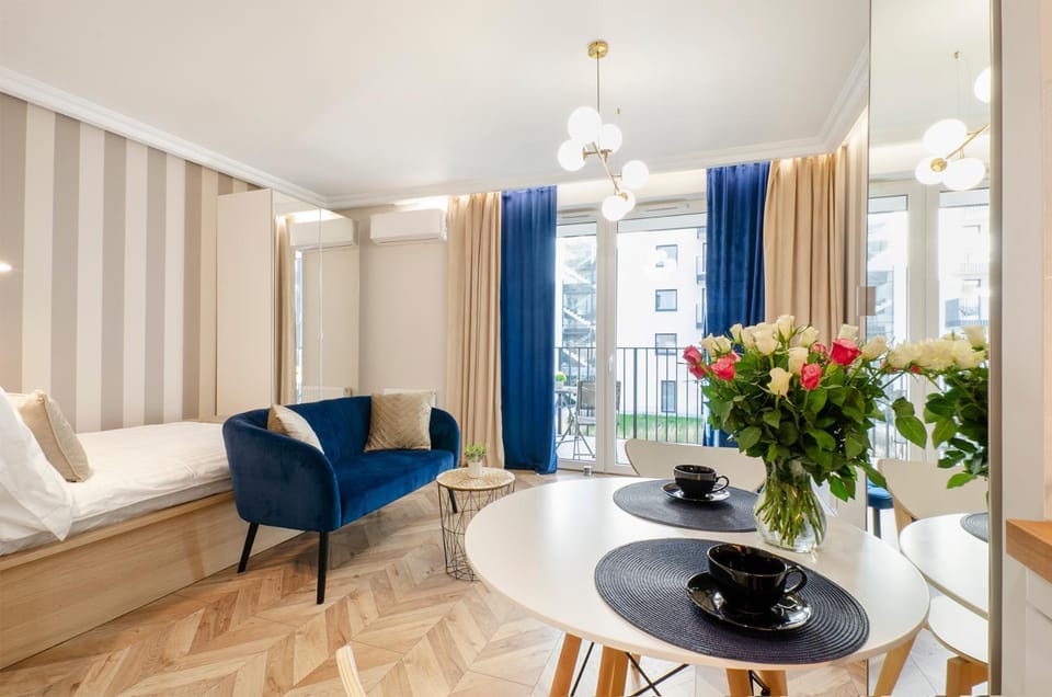 Living room, Dining area, air conditioner