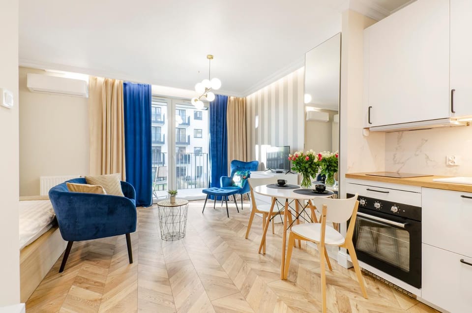 Seating area, Dining area, pet friendly, stove