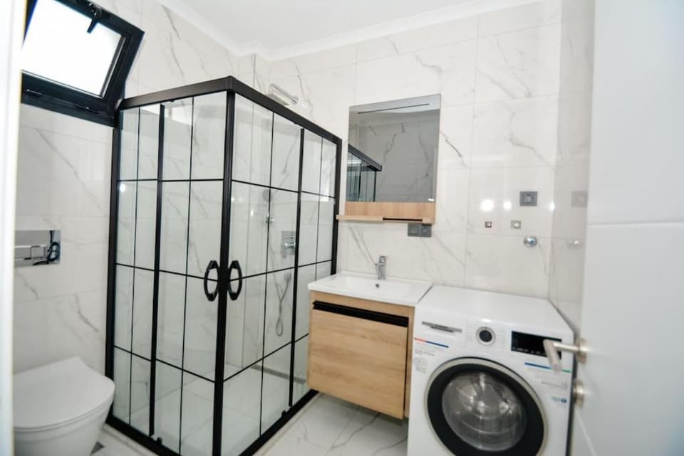 300m to Beach 2 Bedroom Upstairs Flat with Pool B2 - Yeni Dunya Bodrum Apartment in Muğla Province