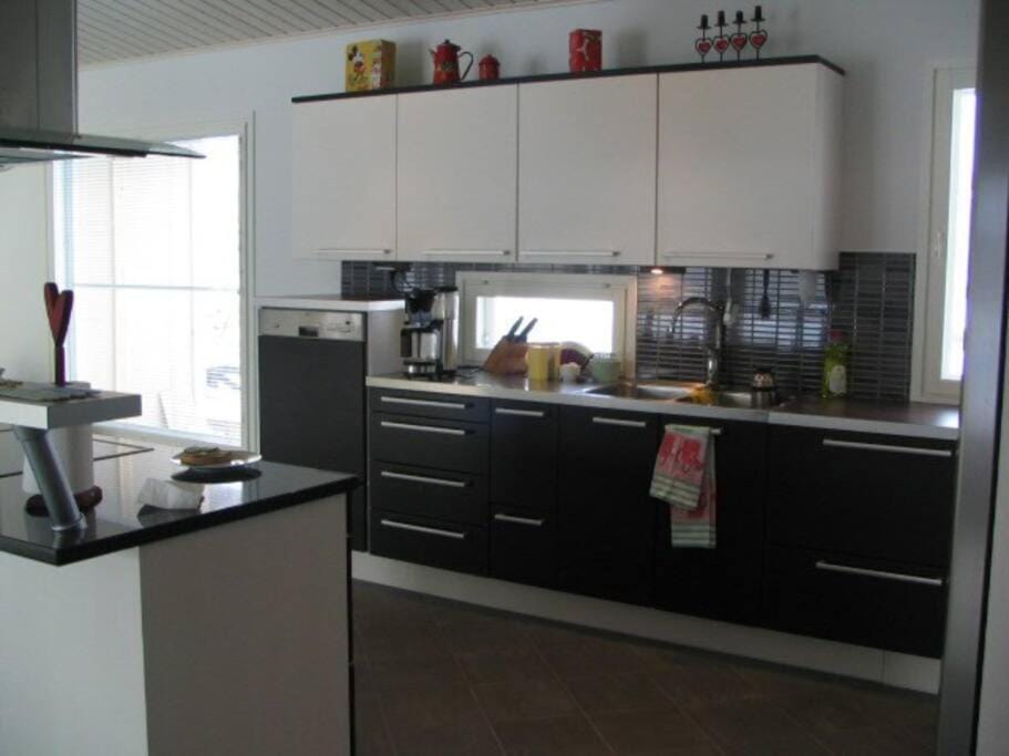 Kitchen or kitchenette, dishwasher