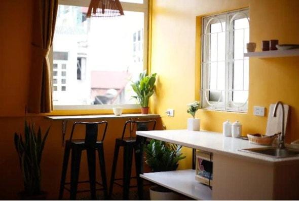 Kitchen or kitchenette, Dining area, stove