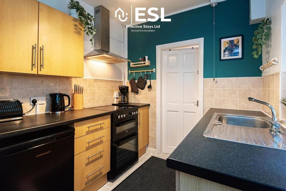3 bed House Next to Wrexham FC Racecourse Stadium House in Wrexham