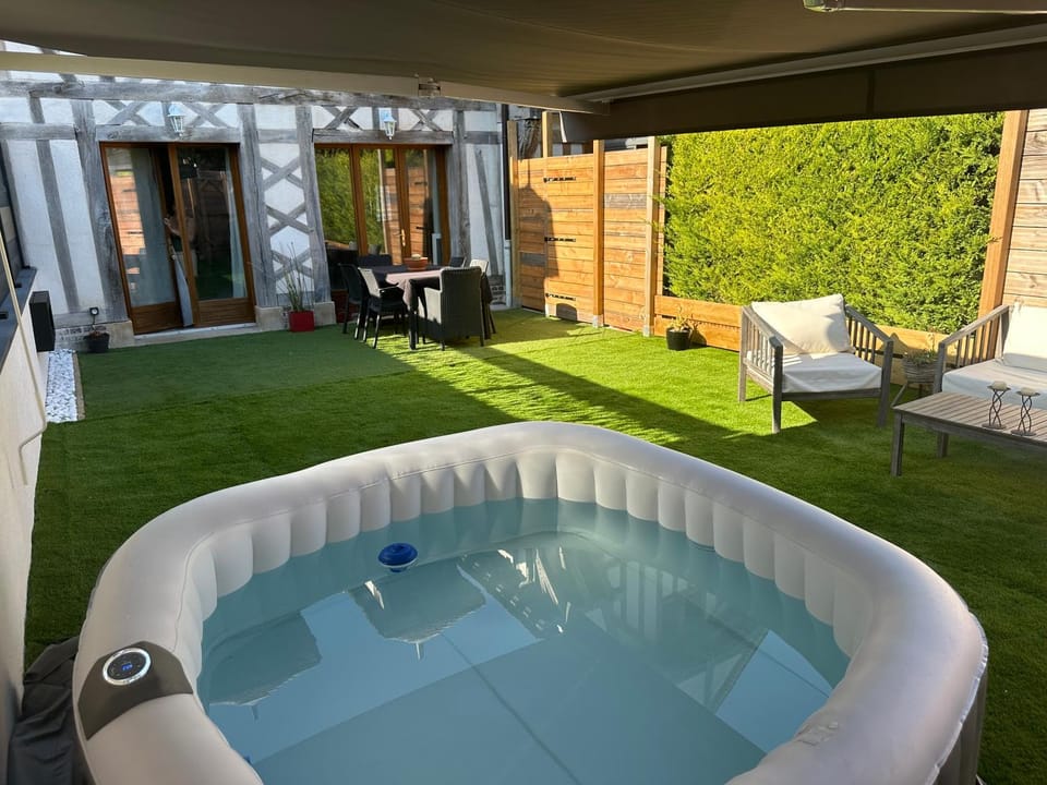 Hot Tub, Garden view
