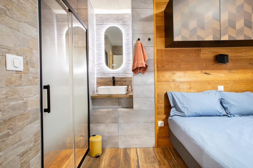 Appartement climatisé, 4 suites parentales et grande terrasse Apartment in Grand Est