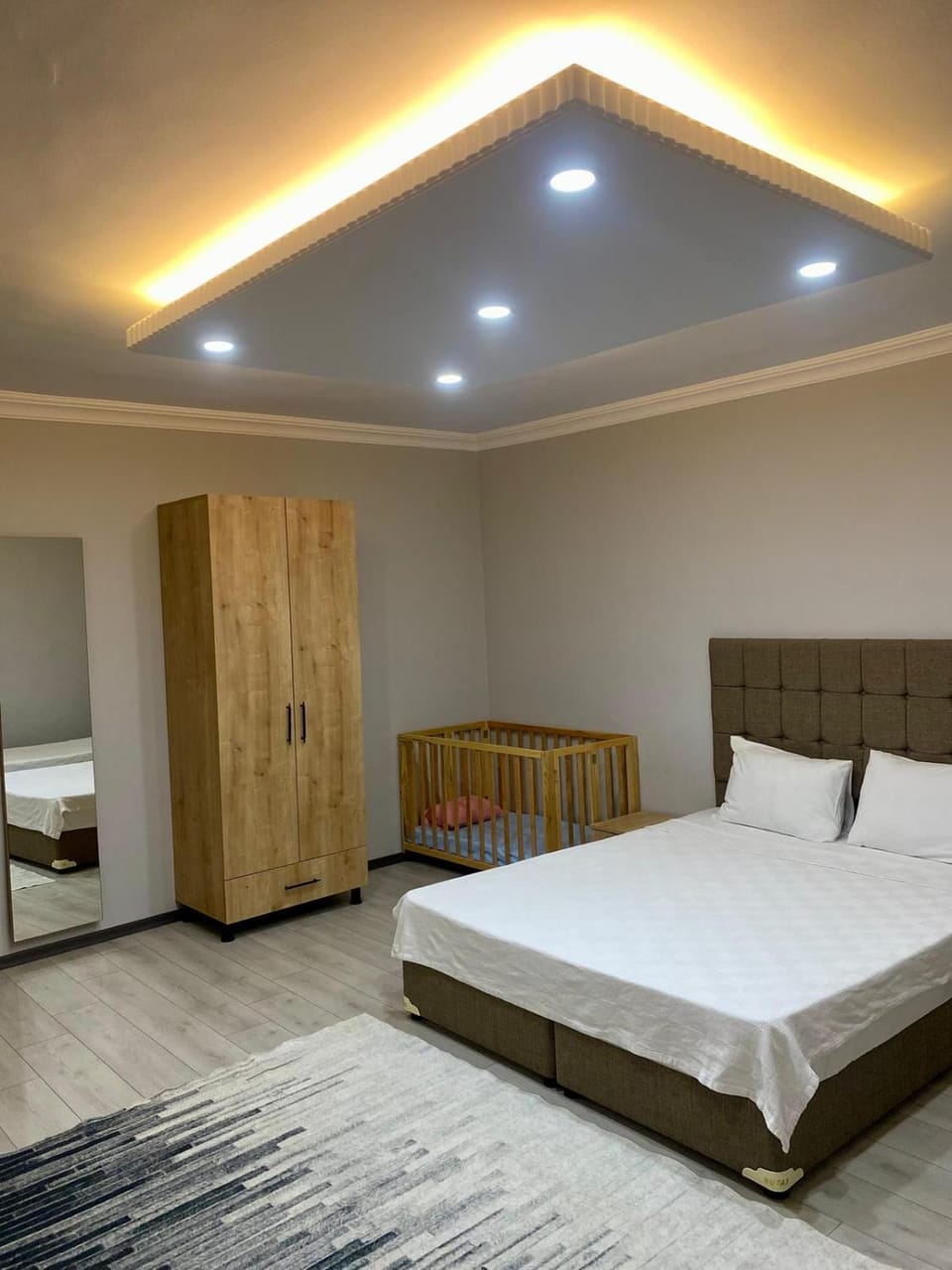 Bed, Photo of the whole room, wardrobe