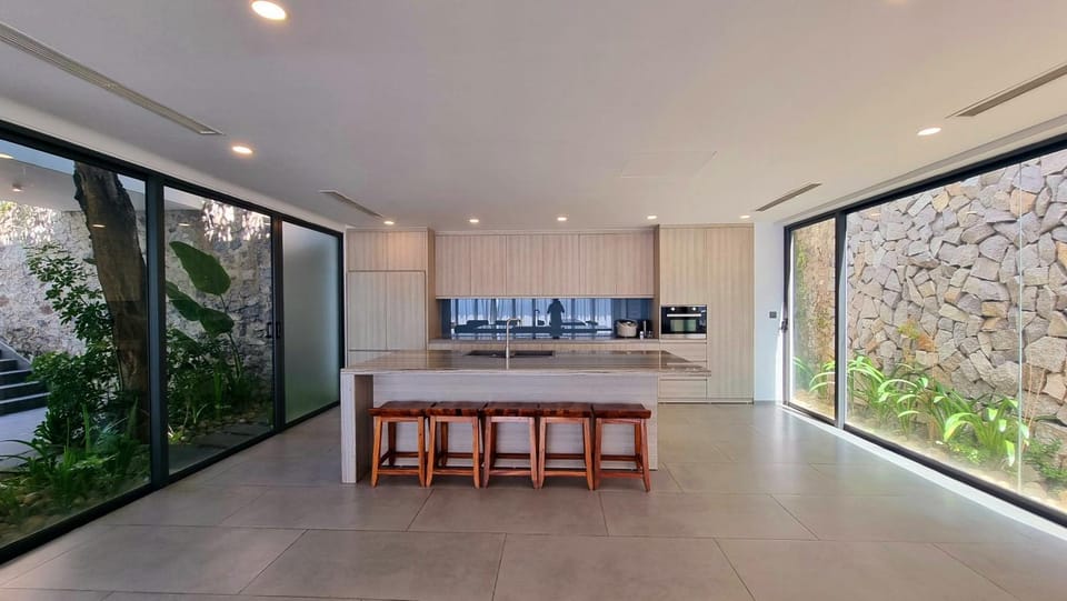 Kitchen or kitchenette, Lounge or bar, minibar, oven, pet friendly, stove