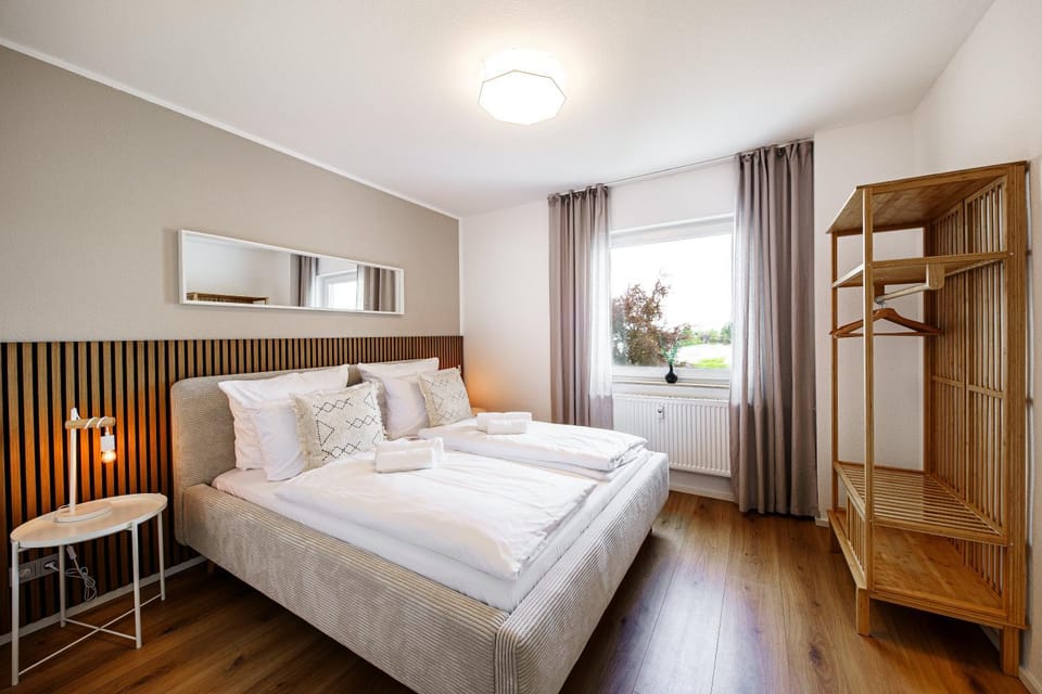 Bed, Bedroom, towels, wardrobe