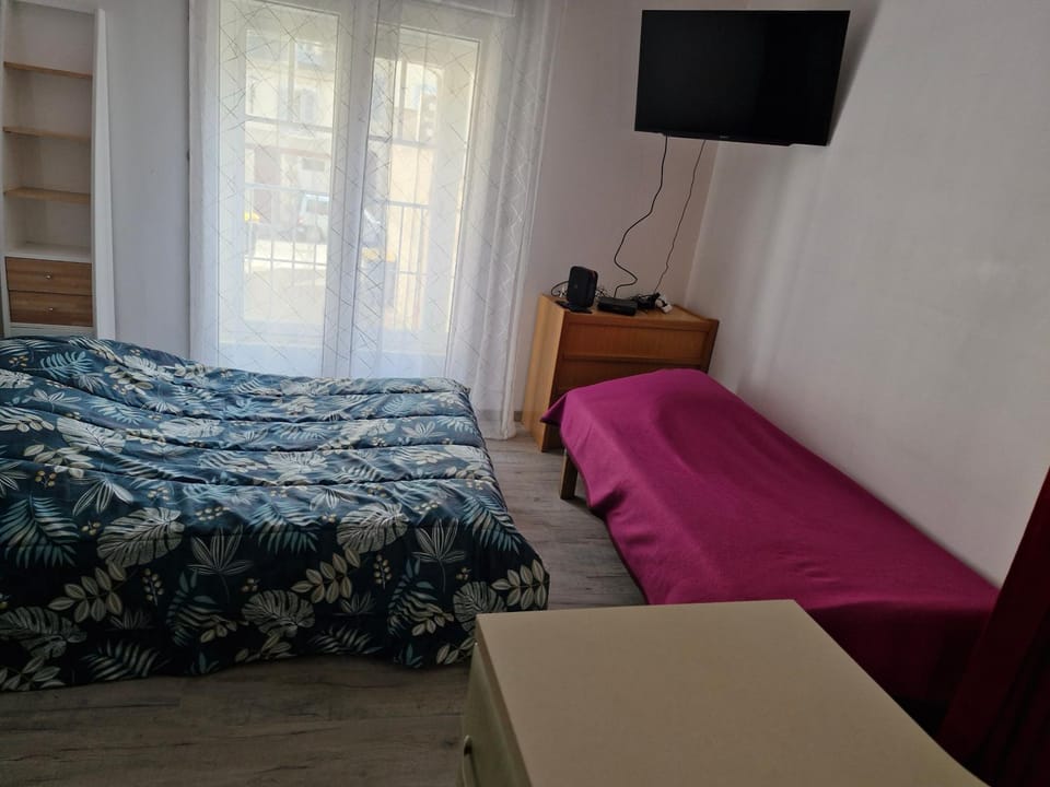logement climatisé 6 personnes avec garage Apartment in Bourgogne-Franche-Comté