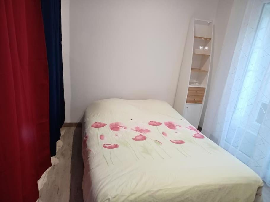 logement climatisé 6 personnes avec garage Apartment in Bourgogne-Franche-Comté