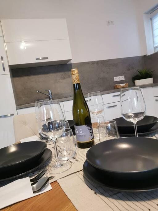LOOT: Moderne Wohnung / Zentral Apartment in Hesse