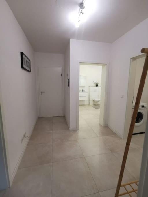 LOOT: Moderne Wohnung / Zentral Apartment in Hesse