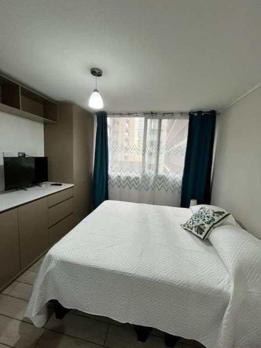 Bed, TV and multimedia, Bedroom