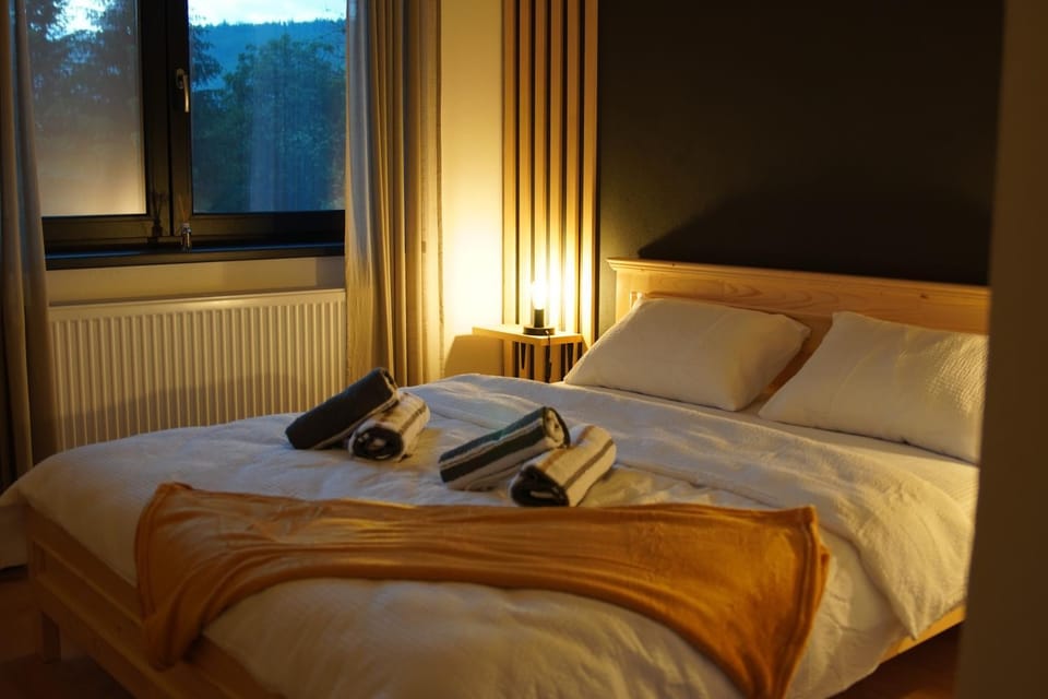 Bed, Photo of the whole room, Bedroom, towels