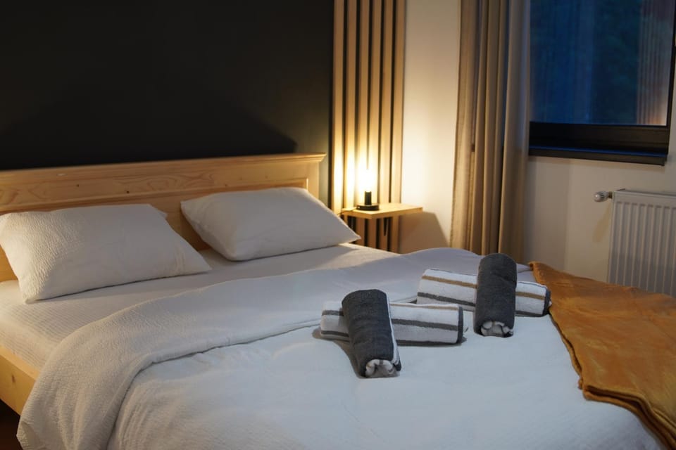 Bed, Photo of the whole room, Bedroom, internet