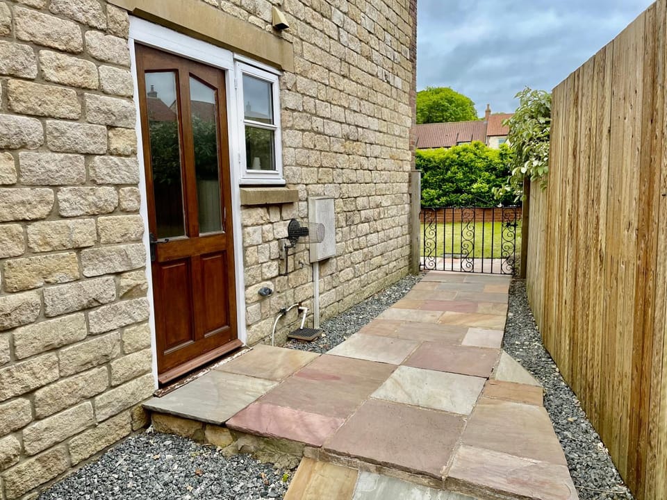 Oak House - sleeps 10 with Bar & Games room House in Reighton