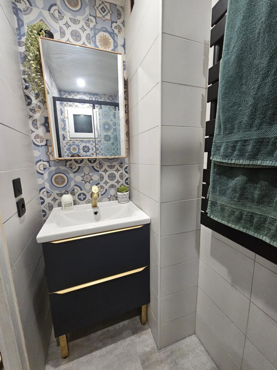 Shower, Bathroom
