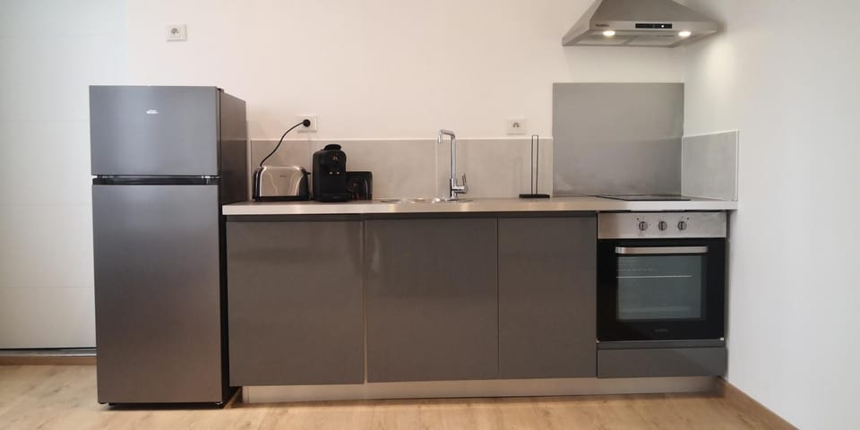 Coffee/tea facilities, Kitchen or kitchenette, pet friendly, stove