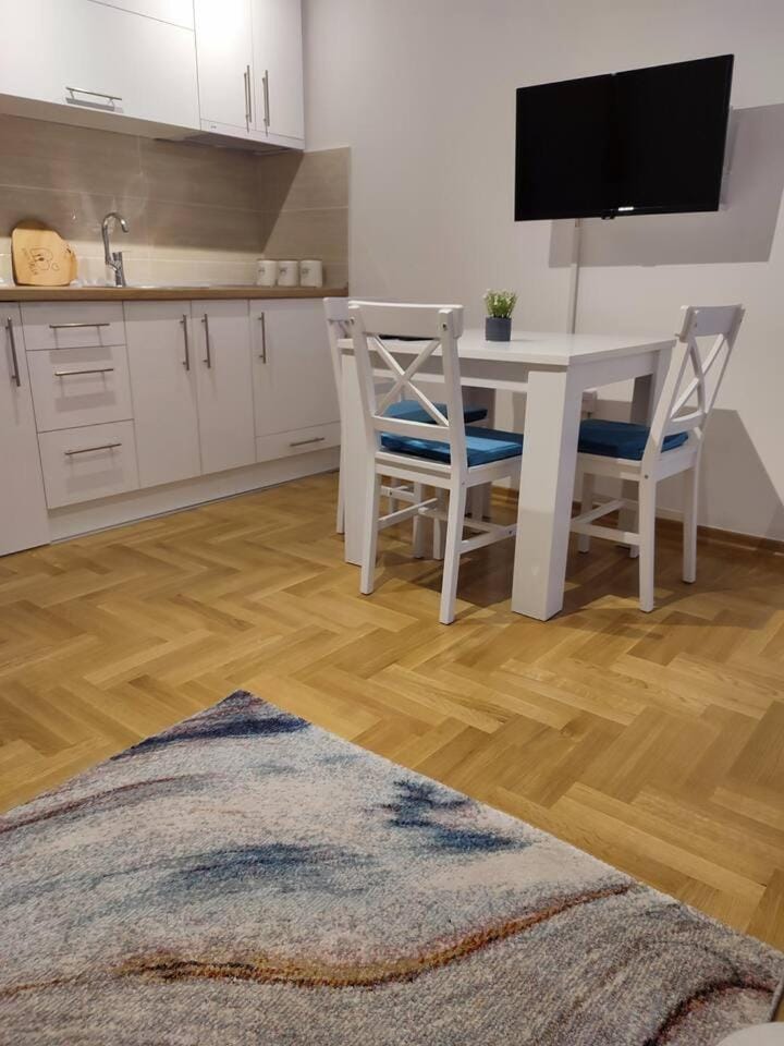 TV and multimedia, Kitchen or kitchenette, Dining area