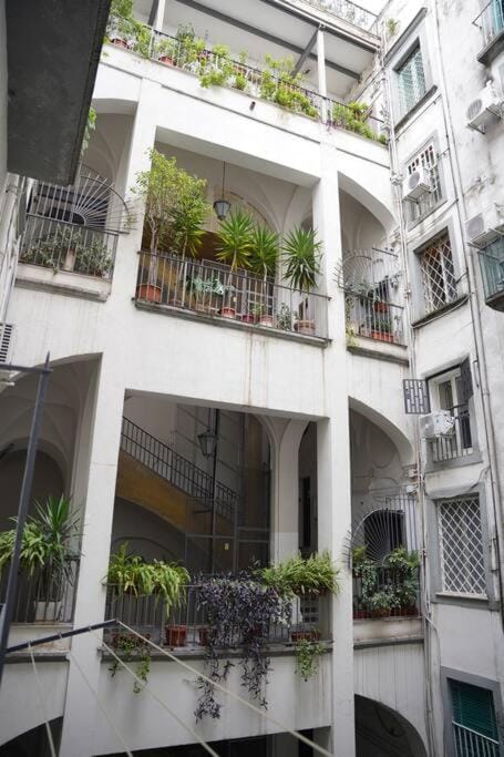 Maison Olivia, nuovo appartamento in zona Chiaia Apartment in Naples