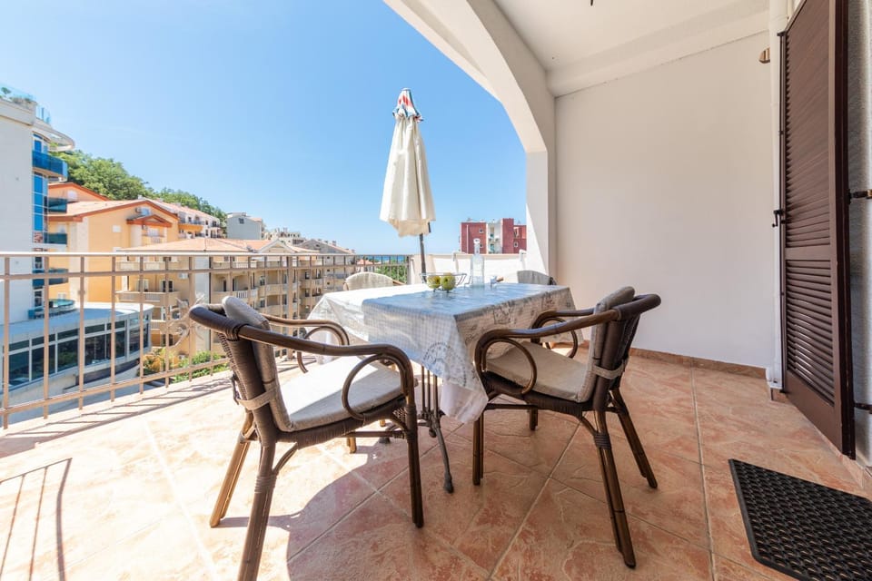 Balcony/Terrace, Dining area