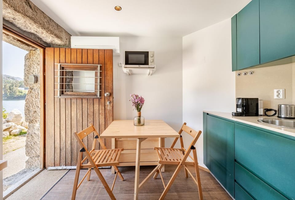 Property building, Kitchen or kitchenette, Living room