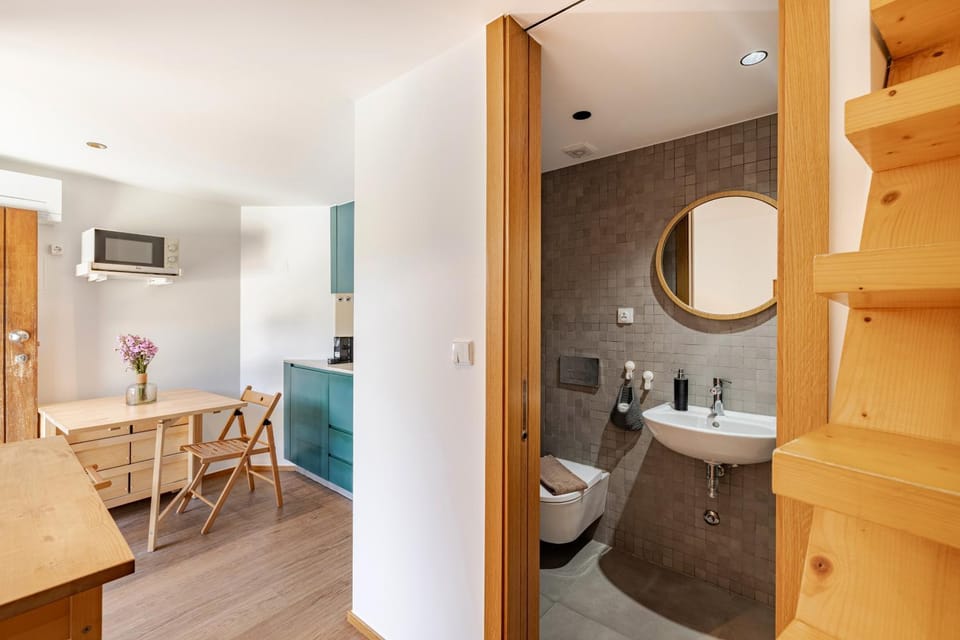 Bathroom, Living room
