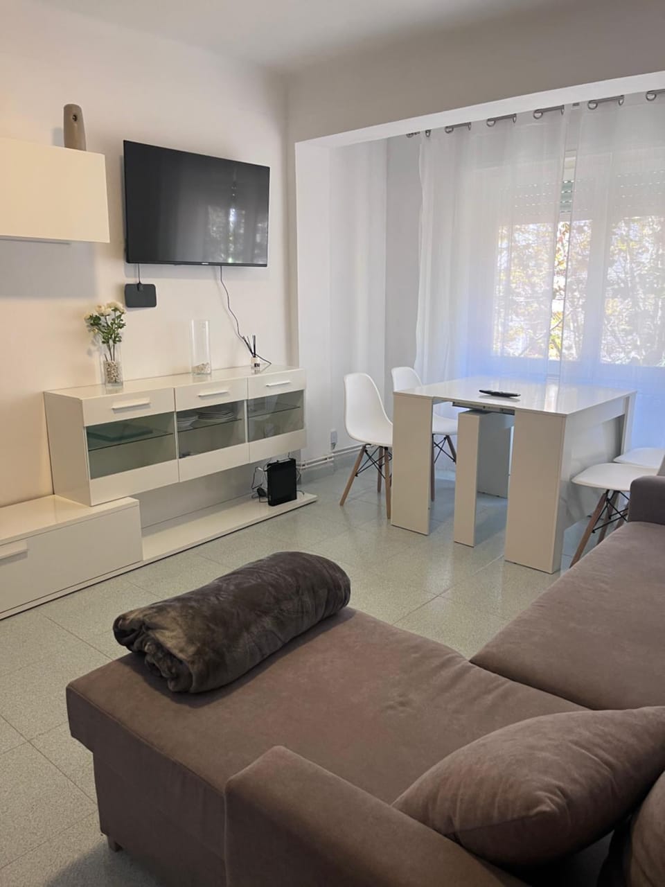 TV and multimedia, Dining area